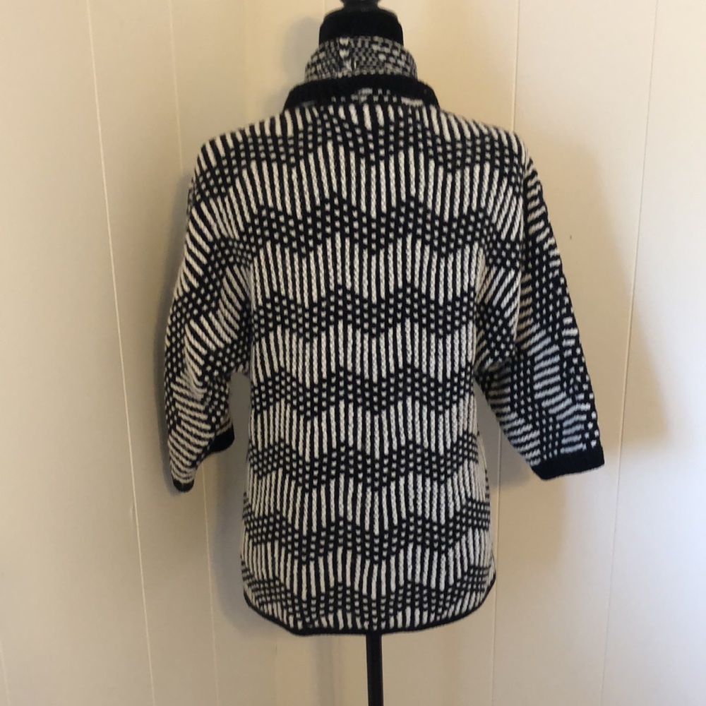 Gap Sweater Jacket Size Medium - image 2